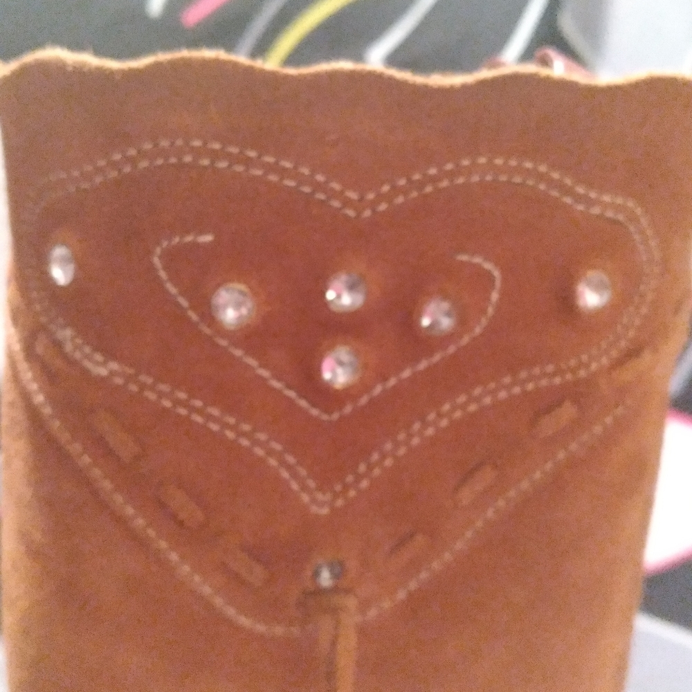 Boots - Picture 3 of 5